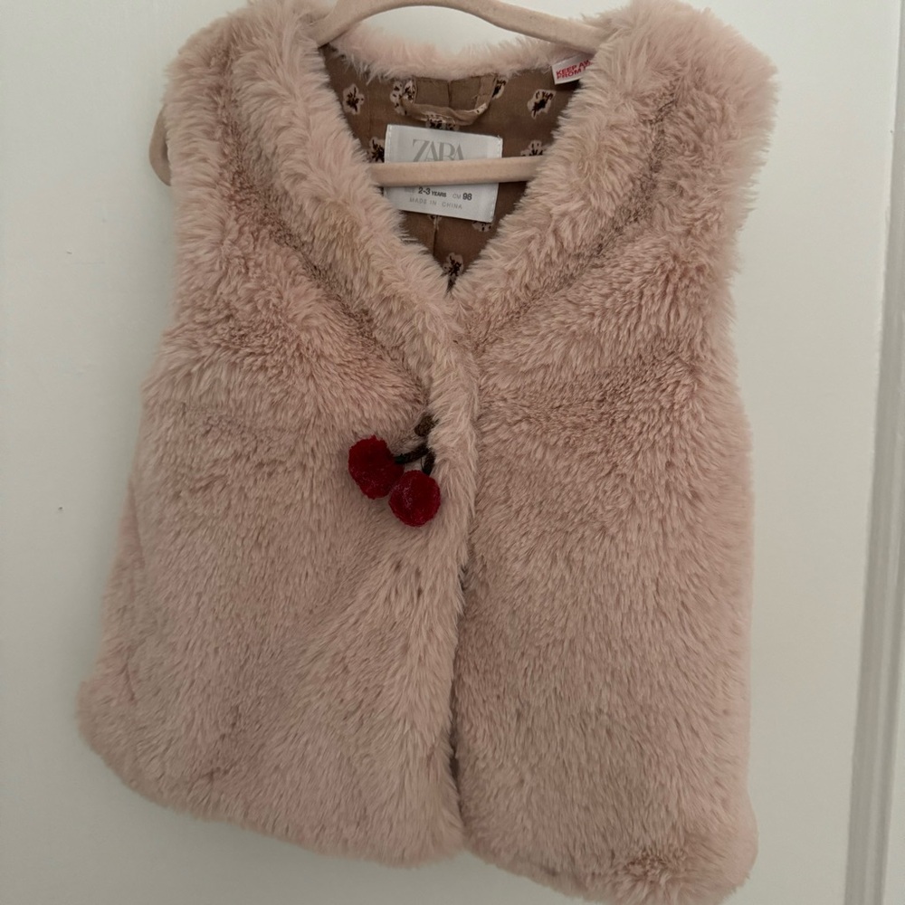 Zara kids fur vest, size 2-3